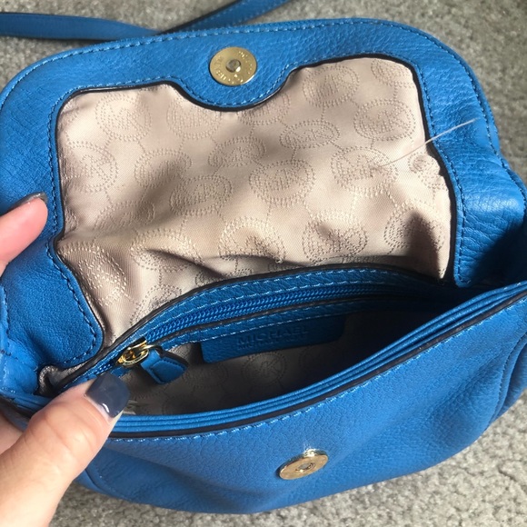 Michael Kors Crossbody - Picture 3 of 3